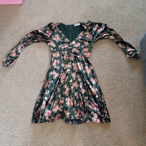 Dress - Picture 2 of 2